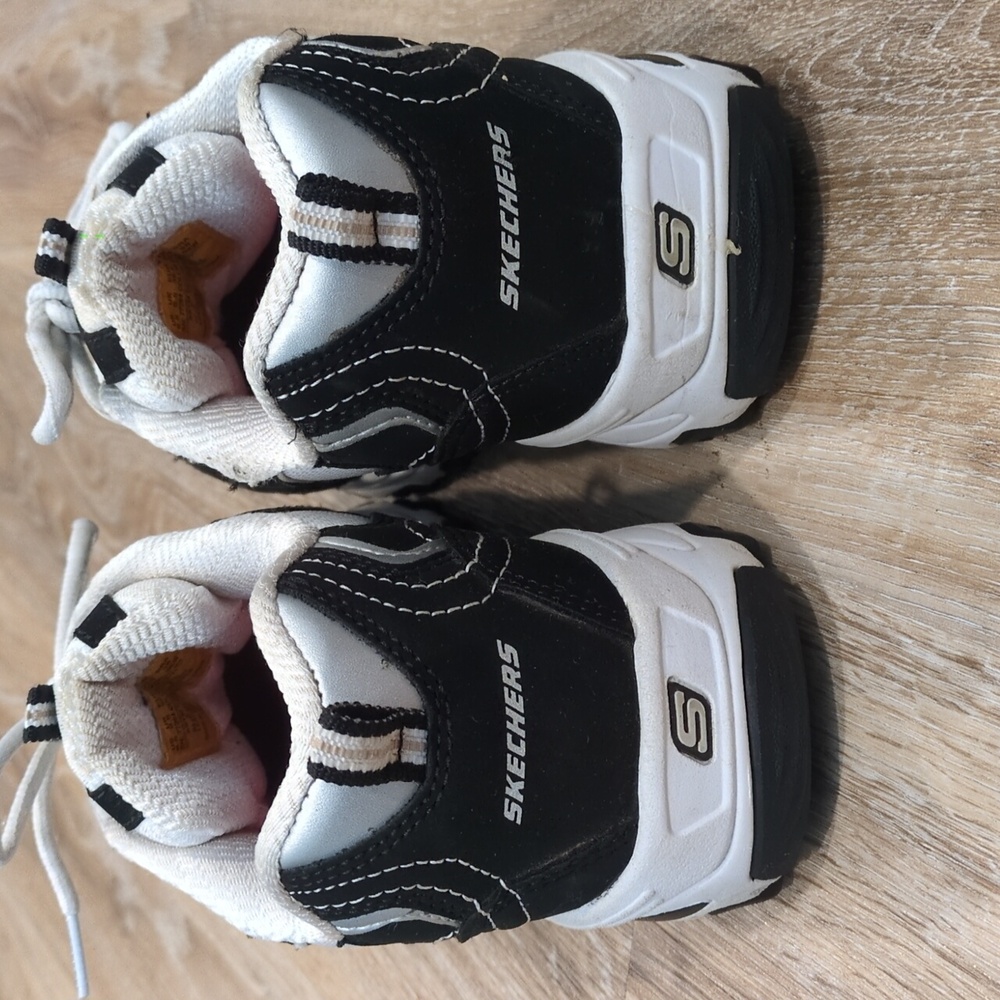 ❤️Skechers D'Lites Women's Black & White Safety Toe Sneakers size 8.5❤️ - Picture 4 of 16
